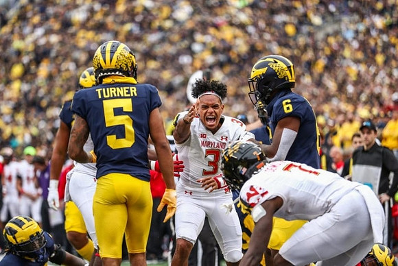 DJ Turner (5) and R.J. Moten (6)