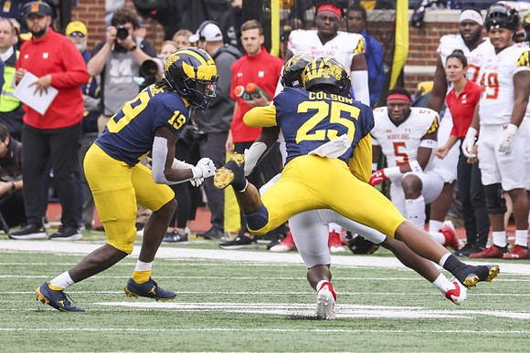 Rod Moore (19) and Junior Colson (25)