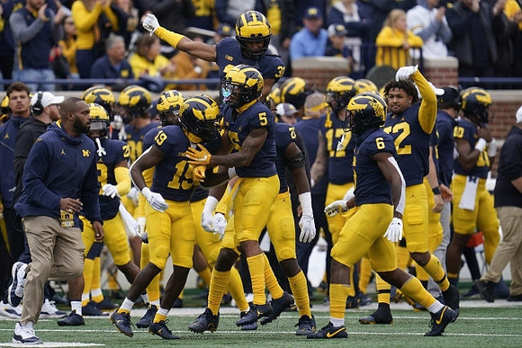 Rod Moore (19), DJ Turner (5), and R.J. Moten (6)