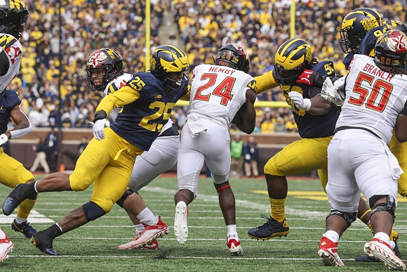 Junior Colson (25) and Mazi Smith (58)