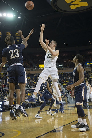 Duncan Robinson (22)