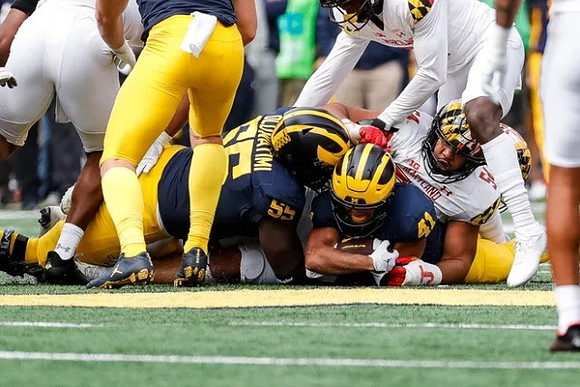 Olusegun Oluwatimi (55) and Isaiah Gash (41)