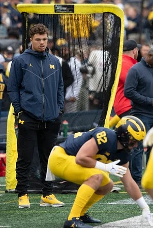 Erick All (83) and Max Bredeson (82)