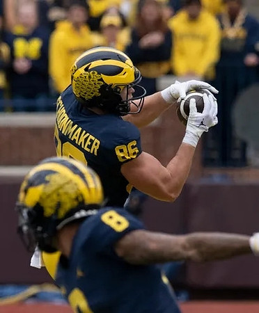 Ronnie Bell (8) and Luke Schoonmaker (86)