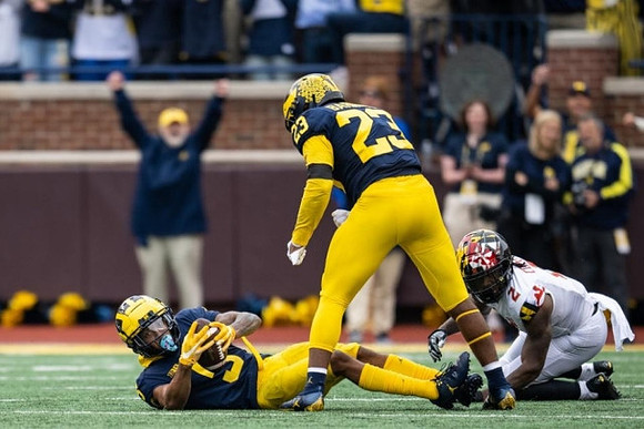 DJ Turner (5) and Michael Barrett (23)