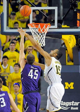 Jon Horford (15)