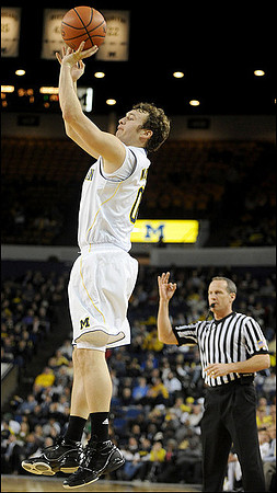 Zack Novak (0)