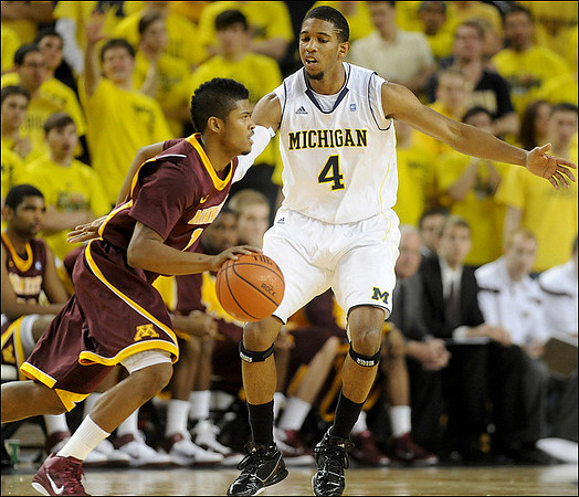 Darius Morris (4)