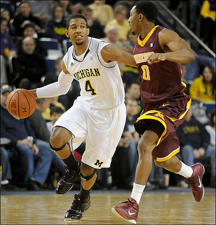 Darius Morris (4)