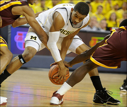 Darius Morris (4)