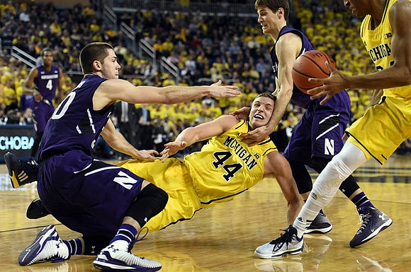 Max Bielfeldt (44) and Aubrey Dawkins (24)