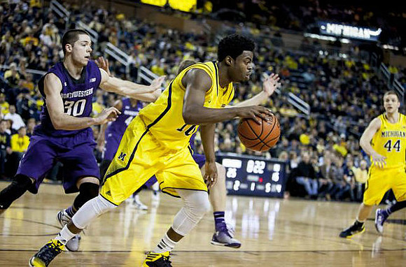 Derrick Walton Jr. (10) and Max Bielfeldt (44)