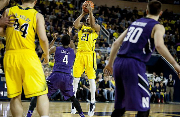 Max Bielfeldt (44) and Zak Irvin (21)