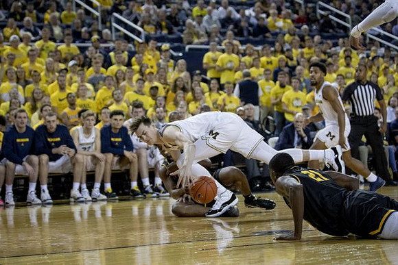 Colin Castleton (11) and David DeJulius (0)