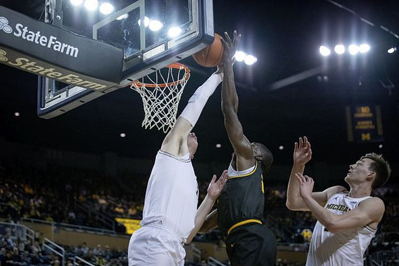 Jon Teske (15) and Colin Castleton (11)