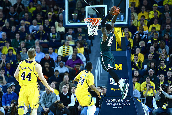 Max Bielfeldt (44) and Aubrey Dawkins (24)