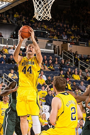 Aubrey Dawkins (24), Max Bielfeldt (44), and Spike Albrecht (2)