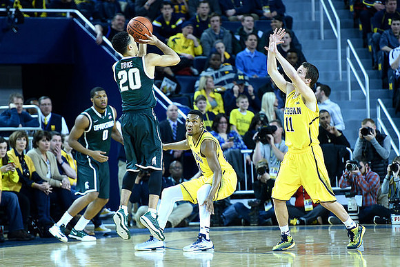Zak Irvin (21) and Andrew Dakich (11)