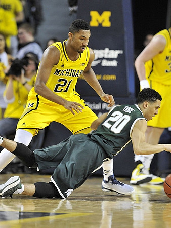 Zak Irvin (21) and Ricky Doyle (32)