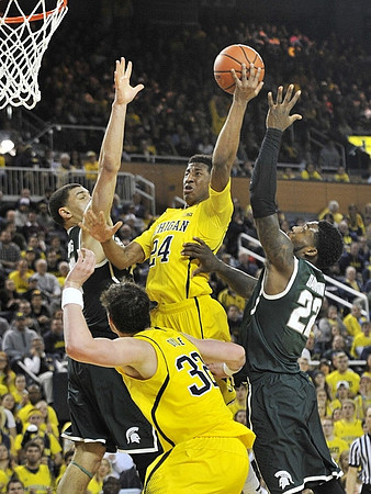 Ricky Doyle (32) and Aubrey Dawkins (24)