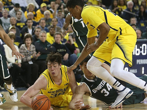 Ricky Doyle (32) and Muhammad-Ali Abdur-Rahkman (12)