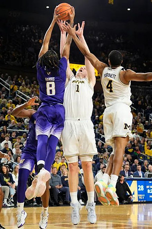Danny Wolf (1) and Nimari Burnett (4)