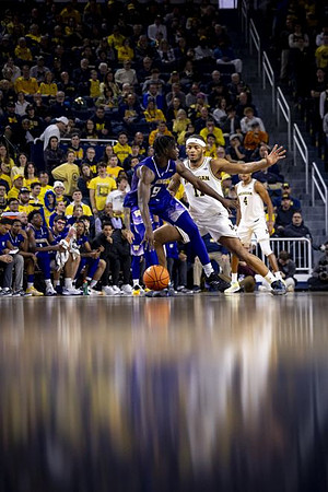 Roddy Gayle Jr. (11) and Nimari Burnett (4)