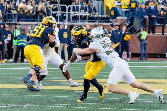 Greg Crippen (51) and Donovan Edwards (7)