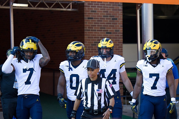 Makari Paige (7), Josaiah Stewart (0), Max Bredeson (44), and Donovan Edwards (7)