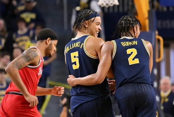 Terrance Williams II (5) and Kobe Bufkin (2)