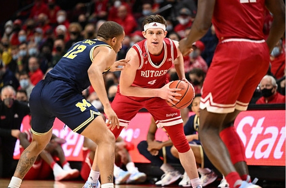 DeVante' Jones (12)