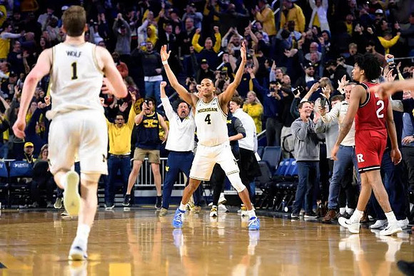 Danny Wolf (1) and Nimari Burnett (4)