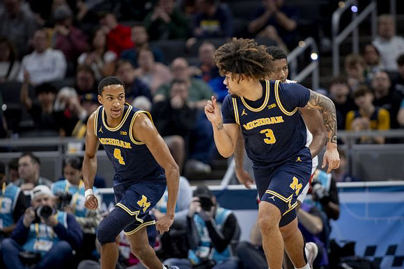 Nimari Burnett (4) and Tre Donaldson (3)