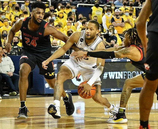 DeVante' Jones (12)