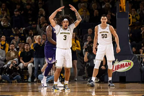 Tre Donaldson (3) and Vladislav Goldin (50)