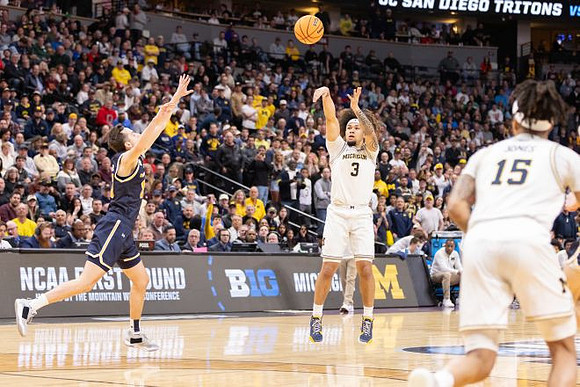 Tre Donaldson (3) and Rubin Jones (15)