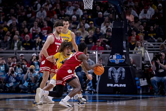 Tre Donaldson (3) and Vladislav Goldin (50)