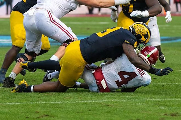 Derrick Moore (8)
