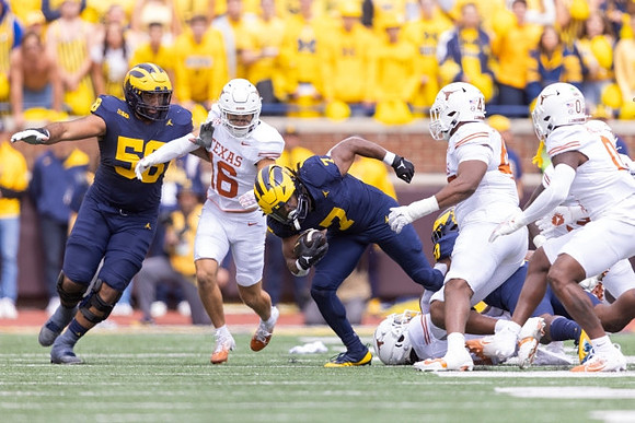 Giovanni El-Hadi (58) and Donovan Edwards (7)