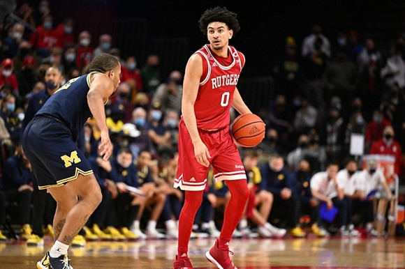 DeVante' Jones (12)