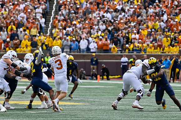 Aamir Hall (12), Jaishawn Barham (1), and Cameron Brandt (91)