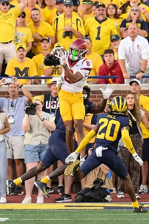 Jyaire Hill (20)