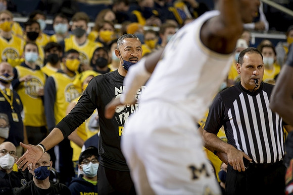 Juwan Howard and Moussa Diabate (14)