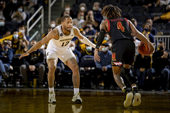 DeVante' Jones (12)