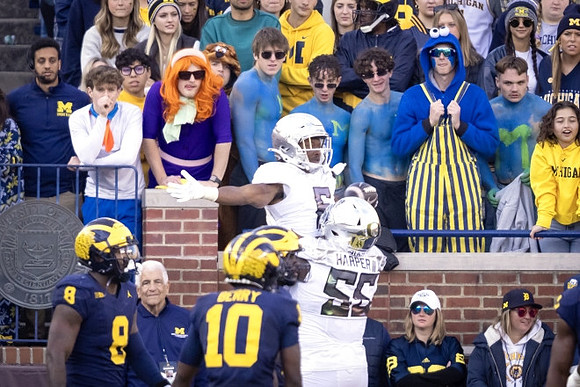 Derrick Moore (8) and Zeke Berry (10)