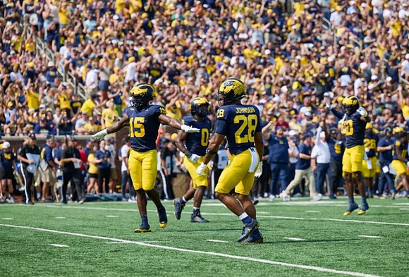 Ernest Hausmann (15), Josaiah Stewart (0), and Quinten Johnson (28)