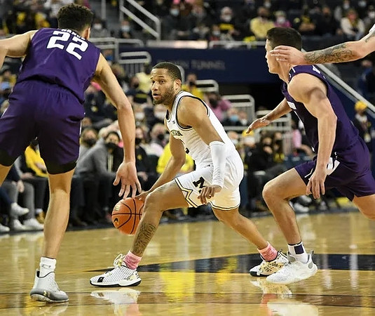 DeVante' Jones (12)