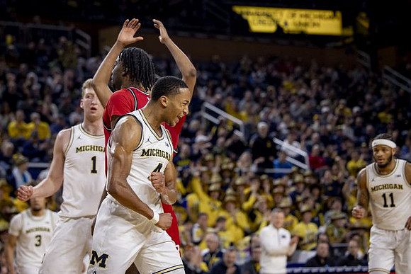 Tre Donaldson (3), Danny Wolf (1), Nimari Burnett (4), and Roddy Gayle Jr. (11)