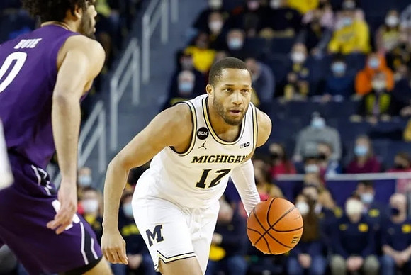 DeVante' Jones (12)