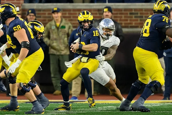 Josh Priebe (68), Davis Warren (16), and Myles Hinton (78)